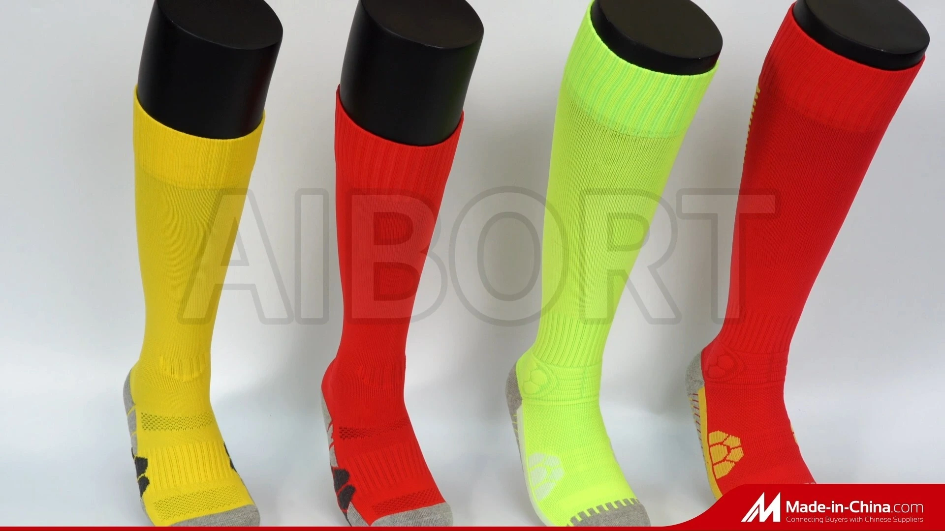 Calzini sportivi personalizzati Personalizza il calzino della tua scuola club. Migliora il tuo gioco con calzini da calcio personalizzati che mettono in risalto l'identità e lo stile della tua squadra 1